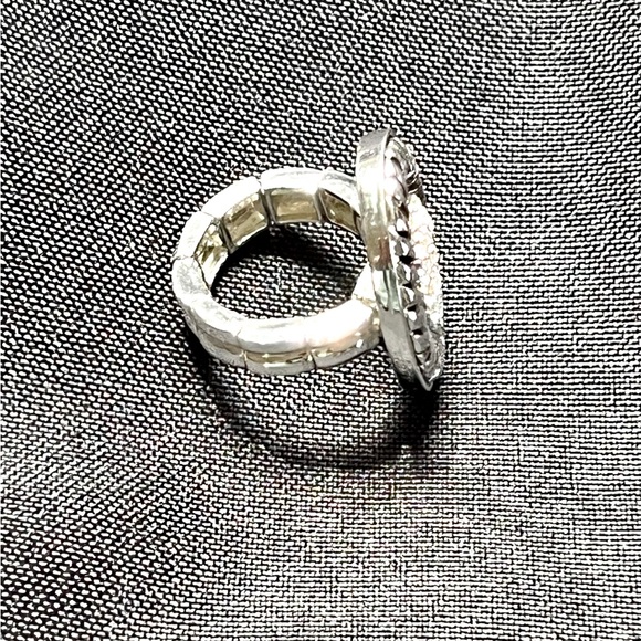 ☀️ Genuine Crystal Center Oval Ring by Cookie Lee - Picture 4 of 10